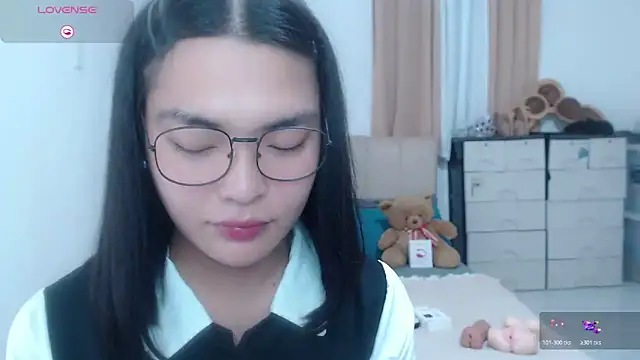 Snapshot of zhaviahale21 chatting on August 9, 3:39 pm zhaviahale21 online show from August 9, 3:39 pm