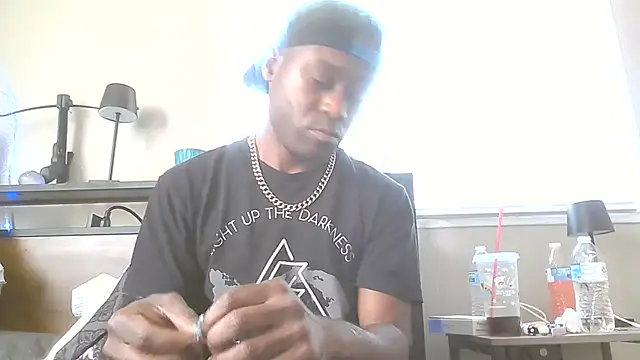 Snapshot of PETER-RABIT chatting on August 1, 2:49 pm PETER-RABIT online show from August 1, 2:49 pm