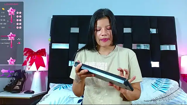anto love  online show from February 6, 8:02 pm