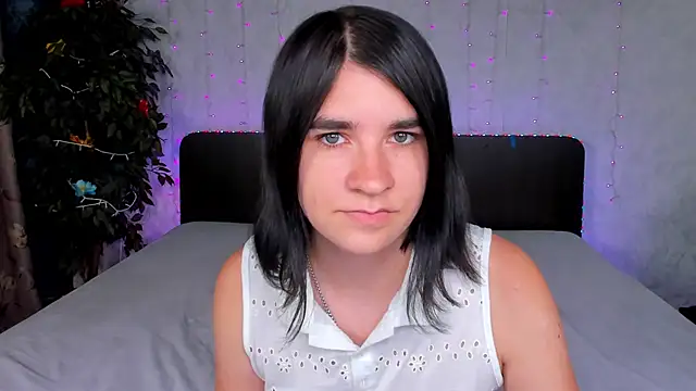  Polly Love  online show from September 9, 8:36 am