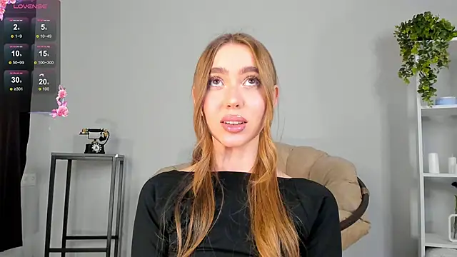 Lili Roze  online show from December 5, 1:36 am