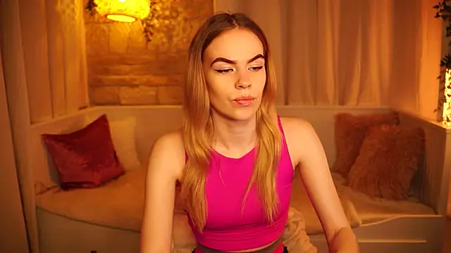 sn0w barbie online show from February 9, 4:18 pm