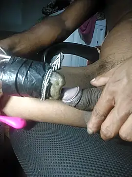 Snapshot of touldad chatting on November 19, 12:49 pm touldad online show from November 19, 12:49 pm