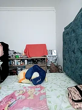 KimPielCanela online show from January 31, 6:36 pm