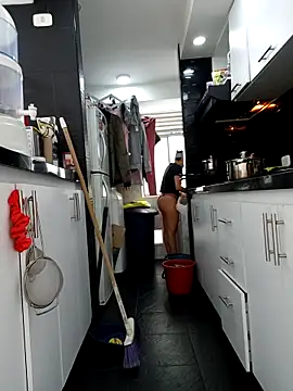 KimPielCanela online show from October 27, 5:17 pm