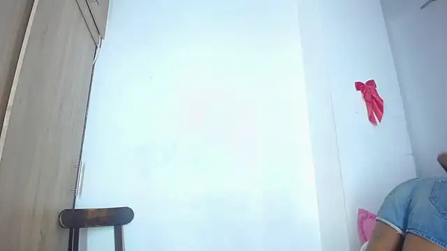 bloom444 online show from February 19, 3:27 pm