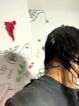 Snapshot of bloom444 chatting on January 17, 2:38 am bloom444 online show from January 17, 2:38 am