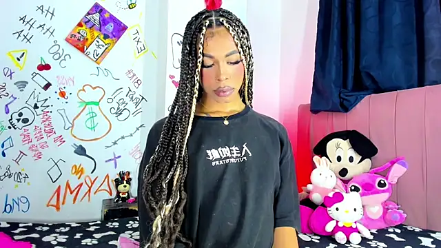 Snapshot of bloom444 chatting on March 4, 5:13 am bloom444 online show from March 4, 5:13 am