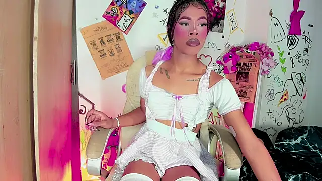 bloom444 online show from May 31, 1:03 am