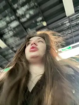 Snapshot of Holly_Molii chatting on December 28, 5:33 am Holly Molii online show from December 28, 5:33 am