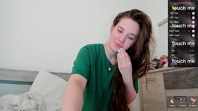 Snapshot of Holly_Molii chatting on February 22, 5:12 am Holly Molii online show from February 22, 5:12 am