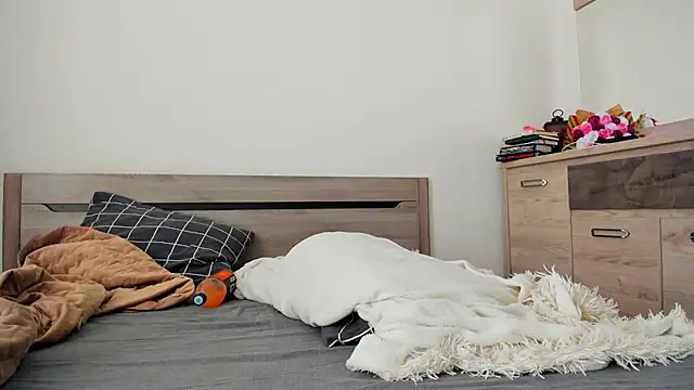 Snapshot of Holly_Molii chatting on March 1, 6:13 am Holly Molii online show from March 1, 6:13 am