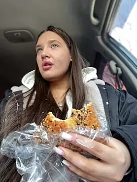 Snapshot of Holly_Molii chatting on March 6, 9:25 am Holly Molii online show from March 6, 9:25 am