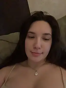 Snapshot of Holly_Molii chatting on July 15, 3:12 am Holly Molii online show from July 15, 3:12 am