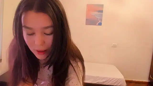 Snapshot of LunaXmii chatting on March 8, 5:59 am LunaXmii online show from March 8, 5:59 am