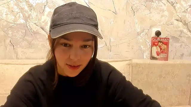 LunaXmii online show from April 23, 12:23 am