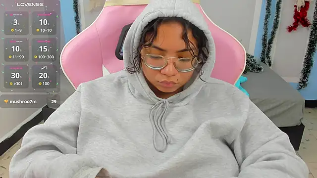 Snapshot of im_angels77 chatting on December 28, 2:54 am im angels77 online show from December 28, 2:54 am