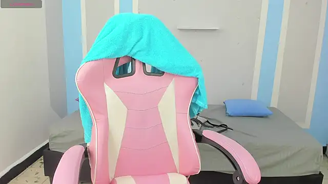 Snapshot of im_angels77 chatting on January 16, 4:07 am im angels77 online show from January 16, 4:07 am