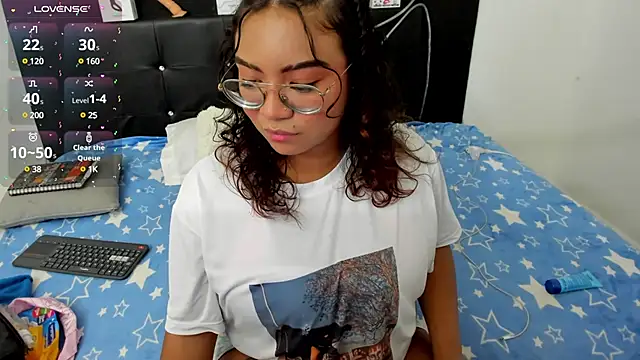 Snapshot of im_angels77 chatting on January 30, 3:55 am im angels77 online show from January 30, 3:55 am