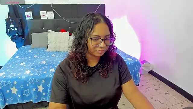 Snapshot of im_angels77 chatting on March 1, 2:04 am im angels77 online show from March 1, 2:04 am