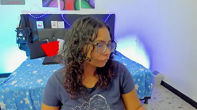 Snapshot of im_angels77 chatting on March 4, 2:27 am im angels77 online show from March 4, 2:27 am