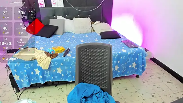 Snapshot of im_angels77 chatting on March 13, 5:11 am im angels77 online show from March 13, 5:11 am