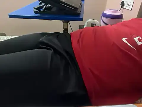 sexyboy09 online show from May 28, 8:22 am