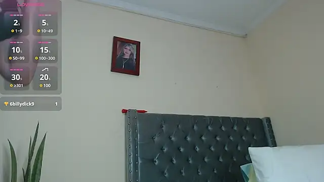 Snapshot of Emmy_flow chatting on January 5, 12:52 am Emmy flow online show from January 5, 12:52 am