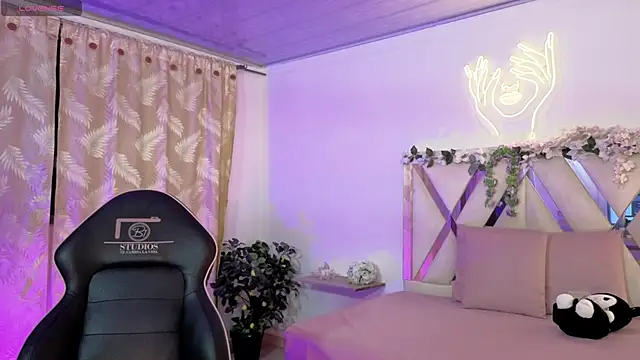 hina tay online show from April 9, 3:28 am