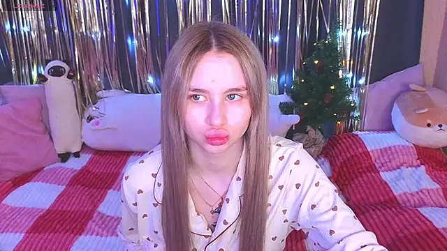 Snapshot of doll_barbieee chatting on December 27, 2:14 am doll barbieee online show from December 27, 2:14 am