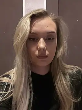 Alisa Rise online show from February 26, 10:20 pm