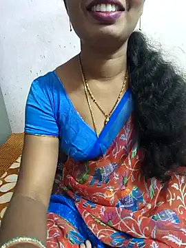 Snapshot of tina_rosy chatting on January 3, 6:35 pm tina rosy online show from January 3, 6:35 pm