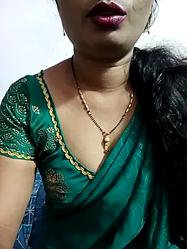 Snapshot of tina_rosy chatting on February 11, 5:18 pm tina rosy online show from February 11, 5:18 pm