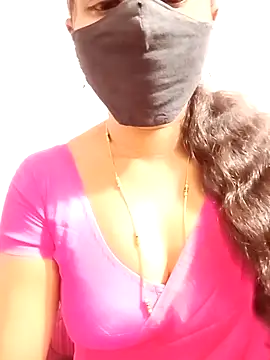 Snapshot of tina_rosy chatting on February 18, 5:53 pm tina rosy online show from February 18, 5:53 pm