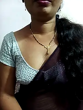 Snapshot of tina_rosy chatting on March 7, 9:51 am tina rosy online show from March 7, 9:51 am