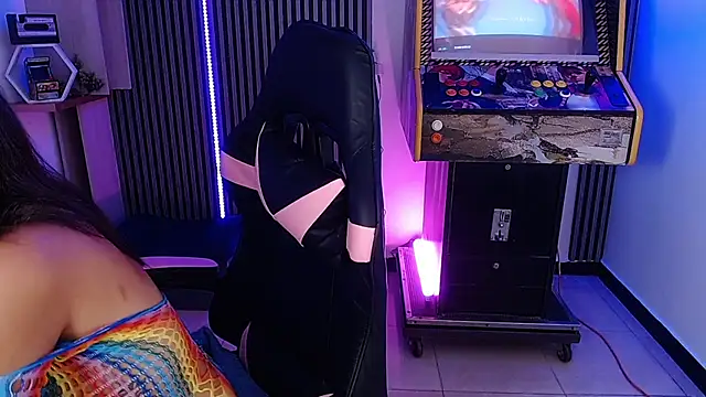 hannaa jhoonson online show from March 5, 4:02 am