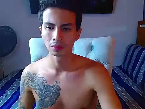 Snapshot of Velk_hot chatting on April 18, 7:07 pm Velk hot online show from April 18, 7:07 pm