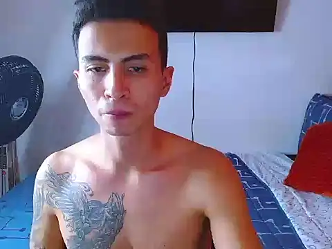 Snapshot of Velk_hot chatting on April 30, 8:26 pm Velk hot online show from April 30, 8:26 pm