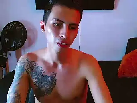 Snapshot of Velk_hot chatting on May 9, 7:08 pm Velk hot online show from May 9, 7:08 pm