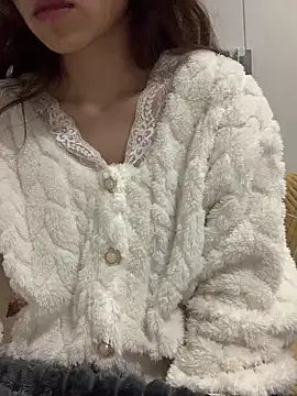 Aimeil online show from December 15, 11:23 am