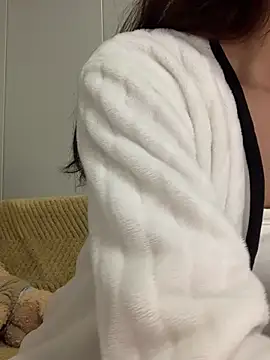 Aimeil online show from December 15, 3:20 pm