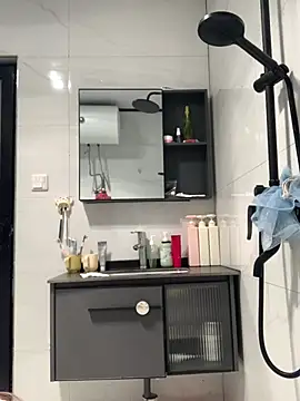 Aimeil online show from March 13, 4:34 pm