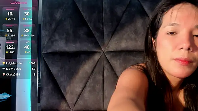 Snapshot of LuciaMoretti_ chatting on June 17, 3:42 am LuciaMoretti online show from June 17, 3:42 am