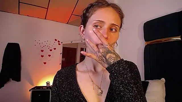 Snapshot of fulfill_fantasies1 chatting on February 22, 9:23 am fulfill fantasies1 online show from February 22, 9:23 am