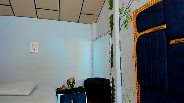 Snapshot of fulfill_fantasies1 chatting on September 29, 12:32 pm fulfill fantasies1 online show from September 29, 12:32 pm