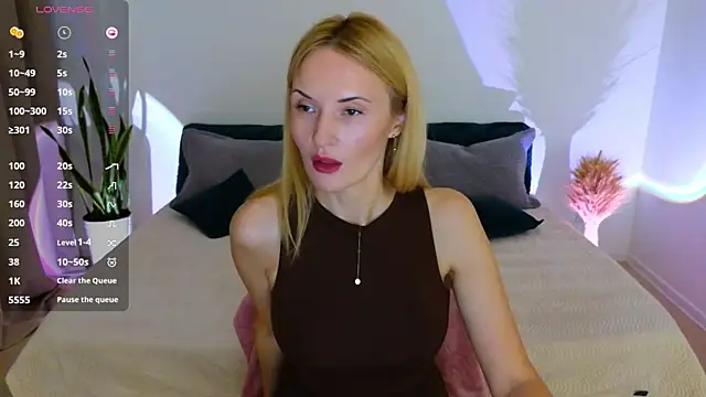 Snapshot of AlisssaRose chatting on November 15, 5:20 pm AlisssaRose online show from November 15, 5:20 pm