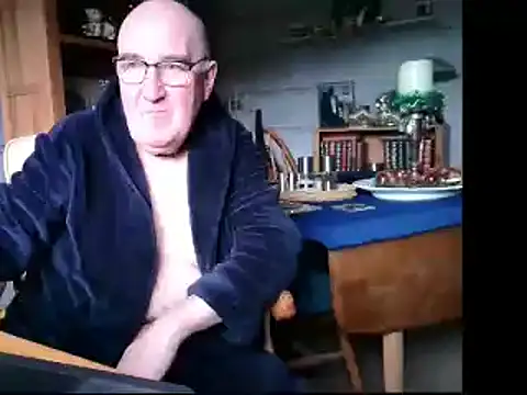 Adamdaddybear online show from December 16, 12:16 pm