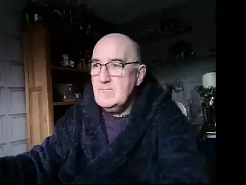 Adamdaddybear online show from December 17, 9:17 am