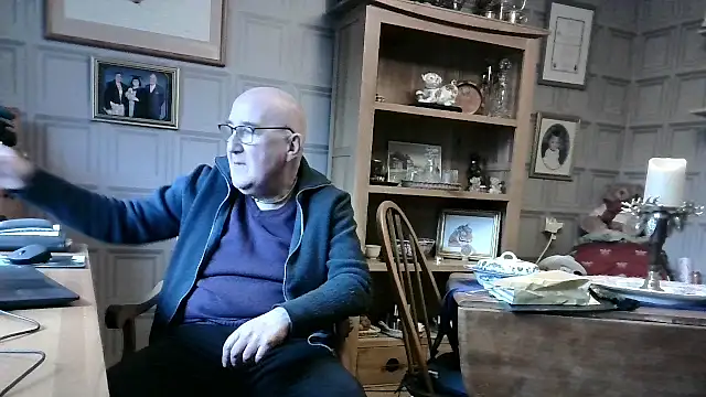 Adamdaddybear online show from January 26, 1:04 pm