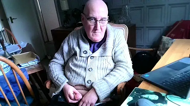 Adamdaddybear online show from February 17, 1:21 pm